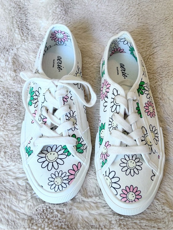 aerie Shoes - aerie White Daisy Smile Women’s Lace-Up Sneakers with Pink & Green Accents